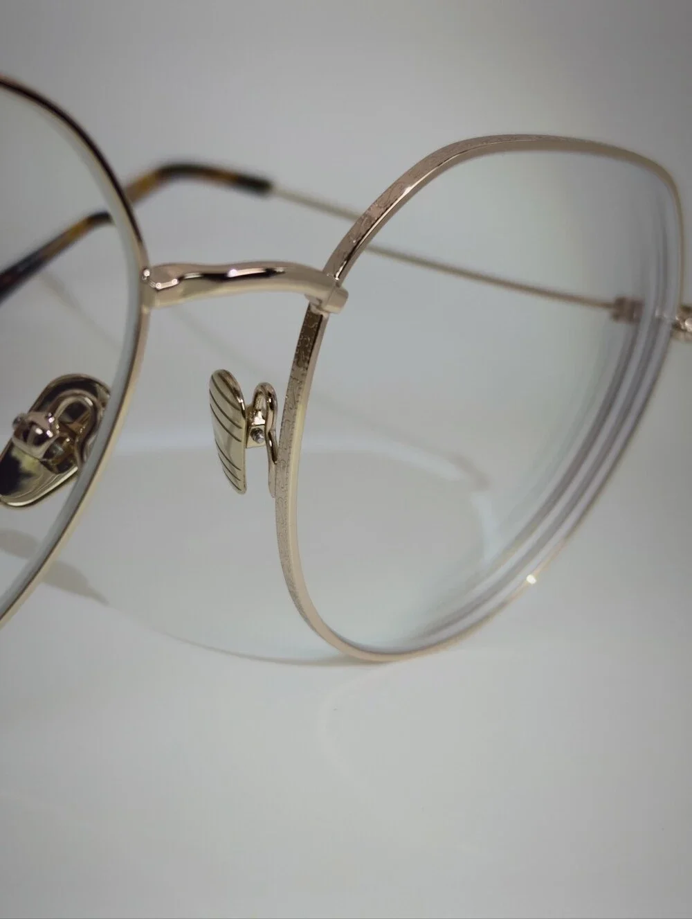 Emotion. Gold Wireframe Round Women's Glasses